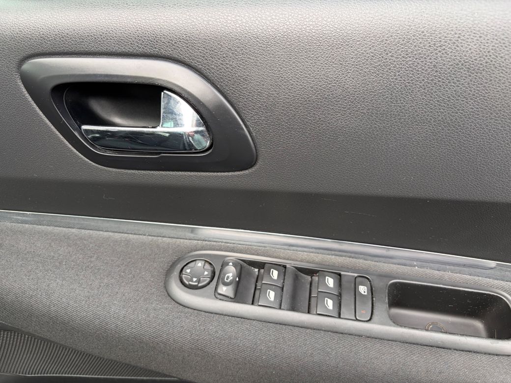 2016 Peugeot 5008