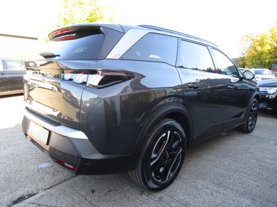 2025 Peugeot 5008