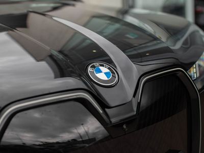 2025 BMW iX