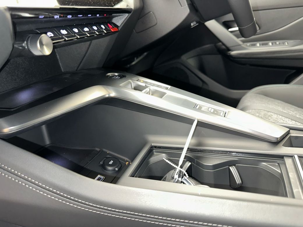 2025 Peugeot 408
