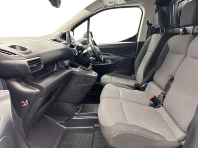 2025 Peugeot Partner