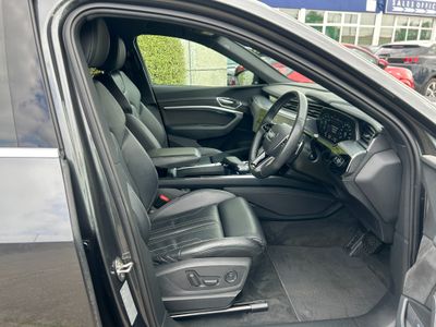 2022 Audi e-tron