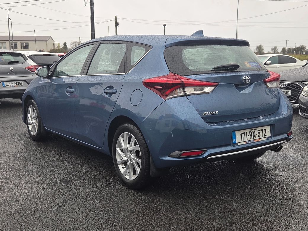 2017 Toyota Auris