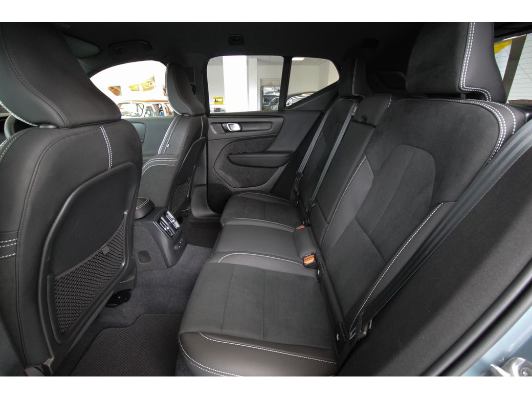 2023 Volvo XC40