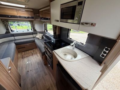 2016 BESSACARR 462 LOW PROFILE R.H.D 