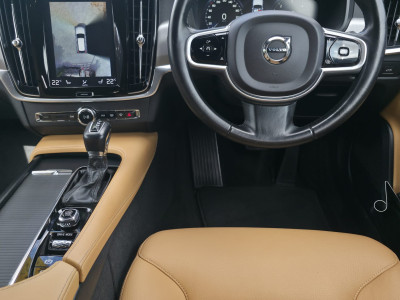 2020 Volvo V90
