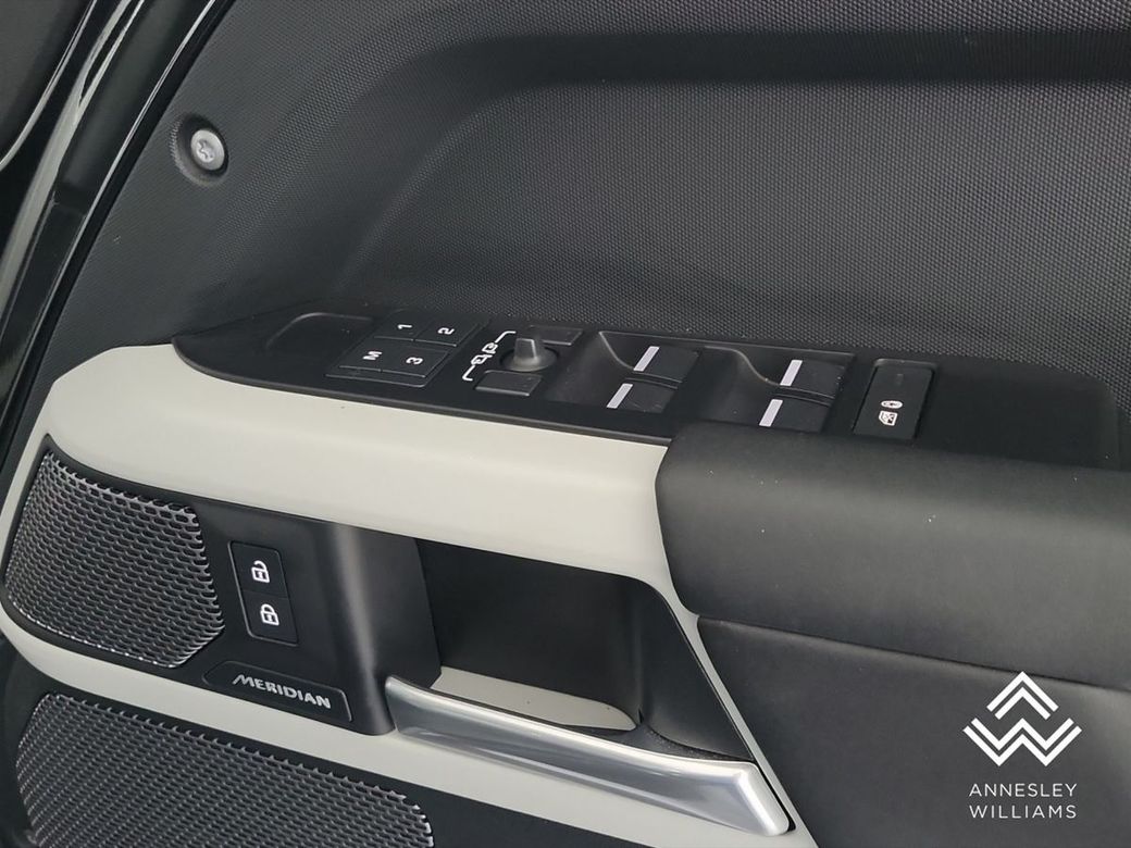 2023 Land Rover Defender