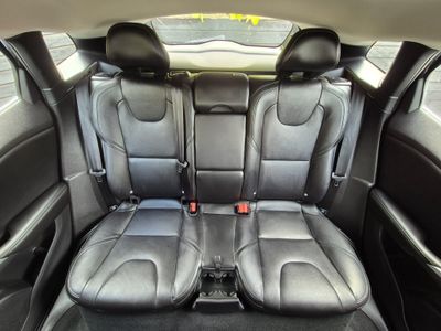 2018 Volvo V40