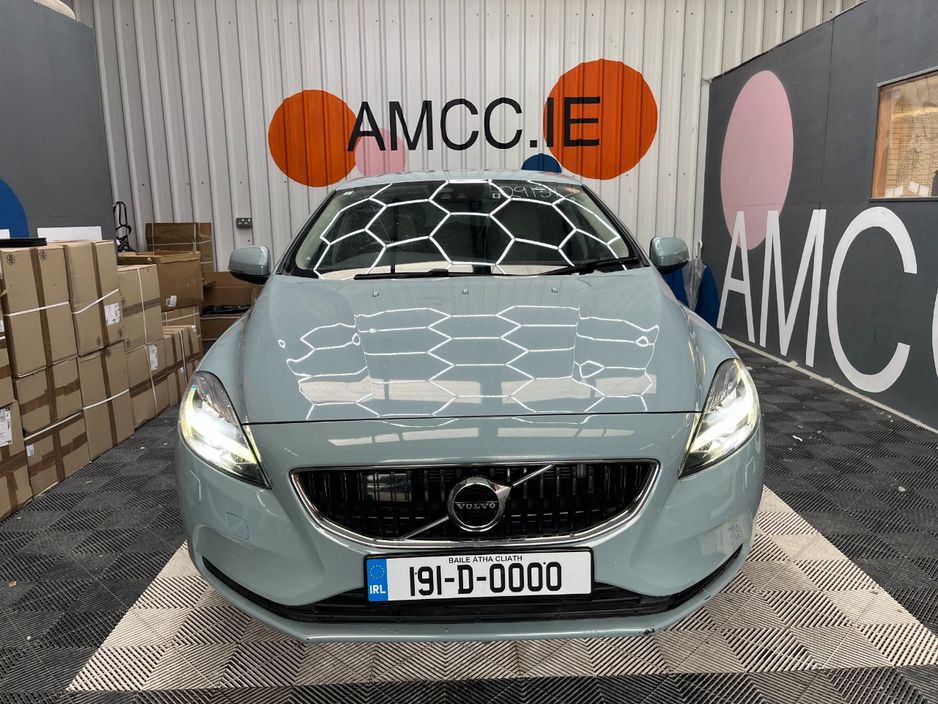 2019 Volvo V40