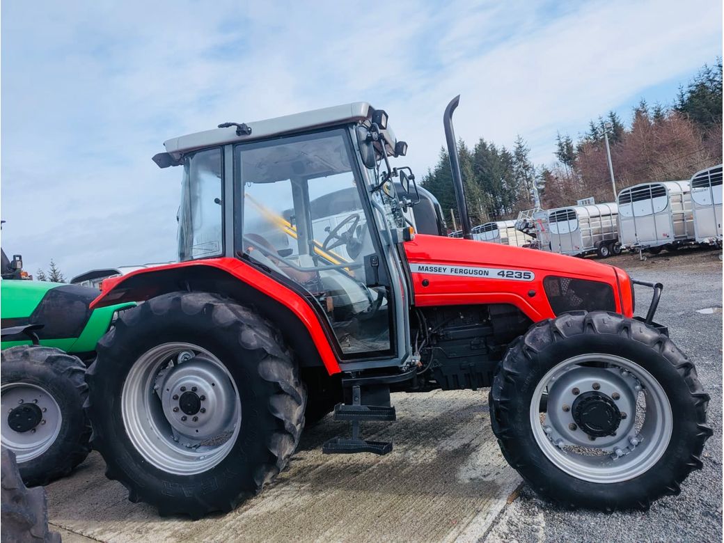 1998 Massey Ferguson 4245