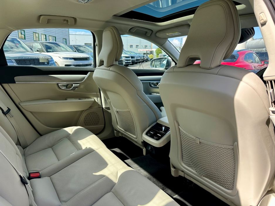 2021 Volvo S90