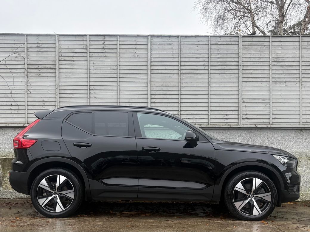 2022 Volvo XC40
