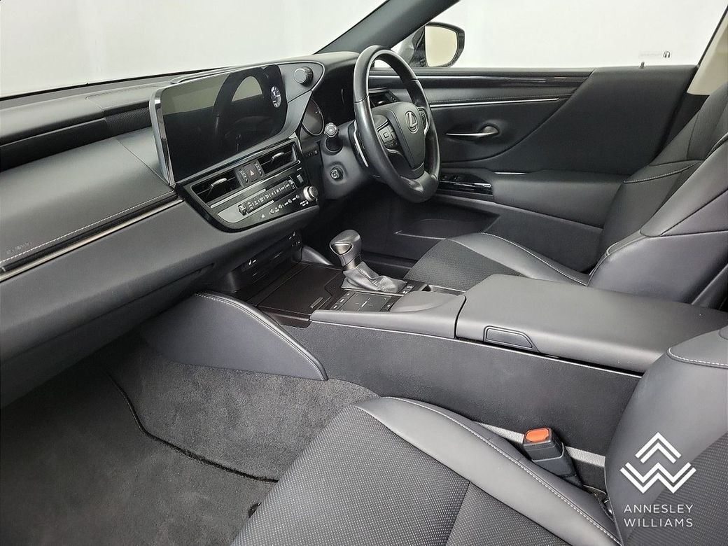 2022 Lexus ES 300h
