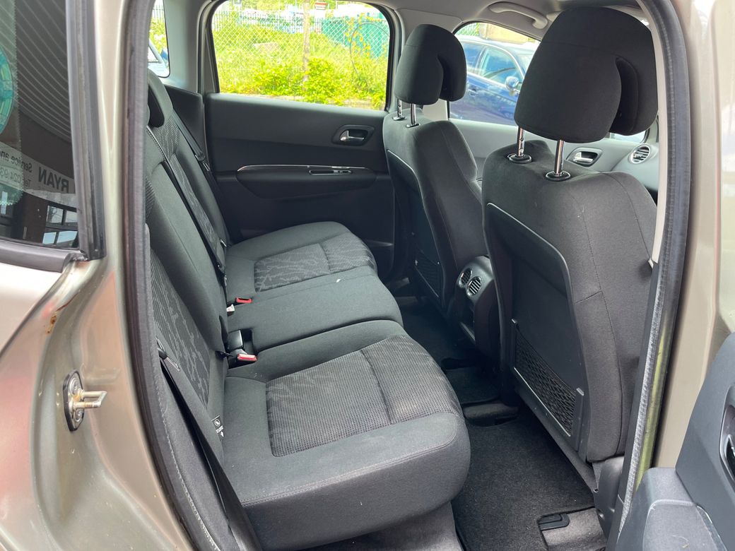 2012 Peugeot 3008