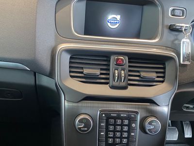2016 Volvo V40