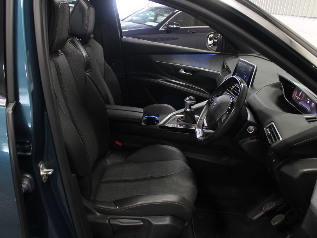 2020 Peugeot 5008
