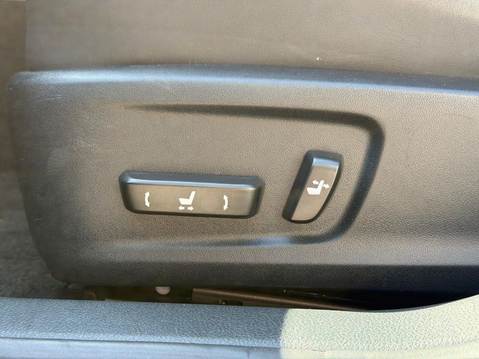 2018 Lexus IS 300h