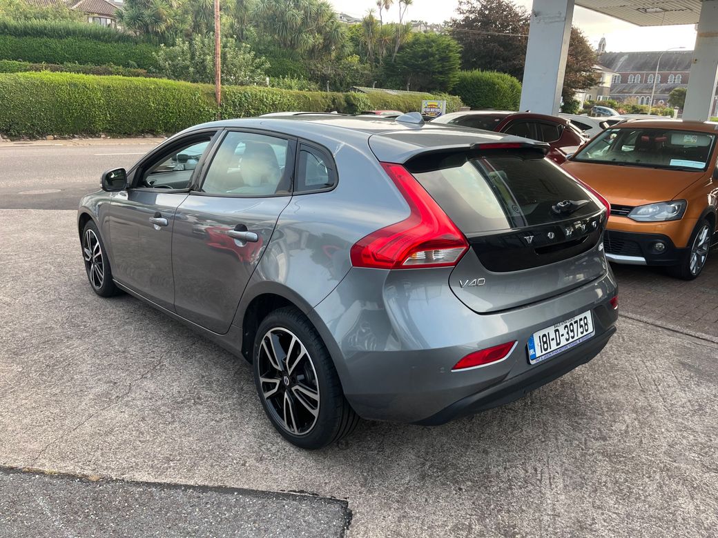 2018 Volvo V40