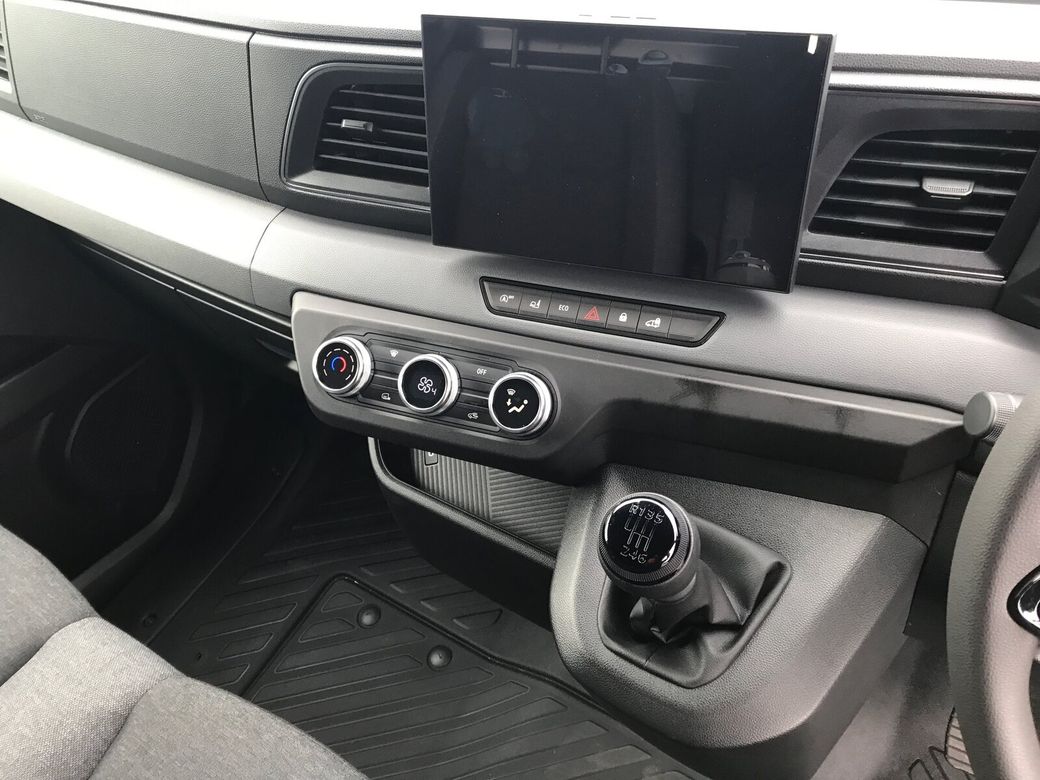 2025 Renault Master