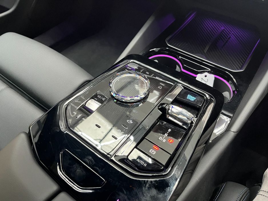 2025 BMW i5