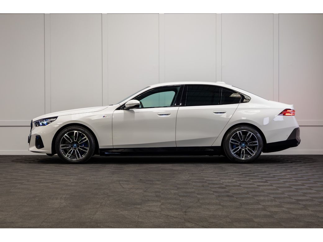 2024 BMW i5