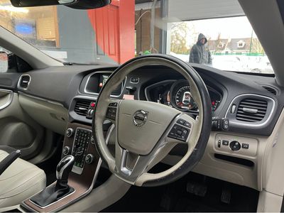 2016 Volvo V40