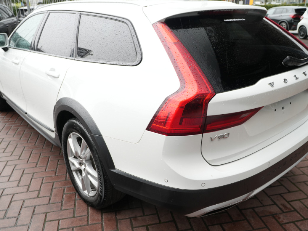 2019 Volvo V90 Cross Country