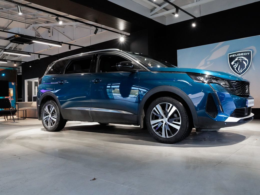 2023 Peugeot 5008