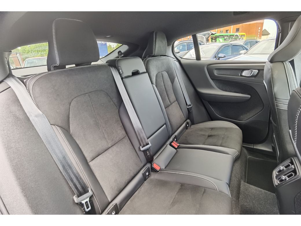 2022 Volvo C40