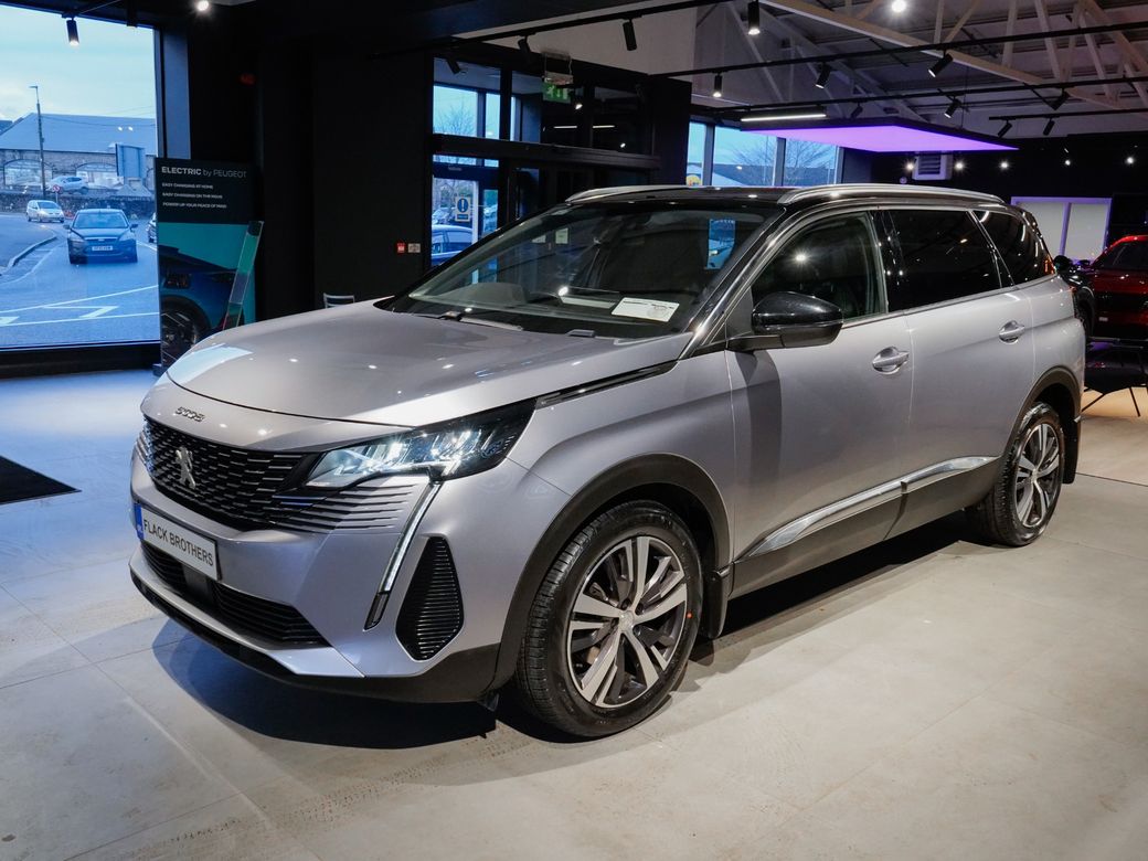 2023 Peugeot 5008