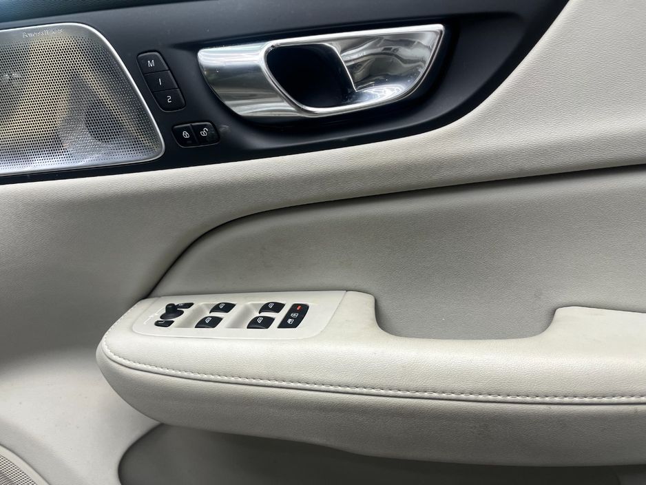 2022 Volvo V60
