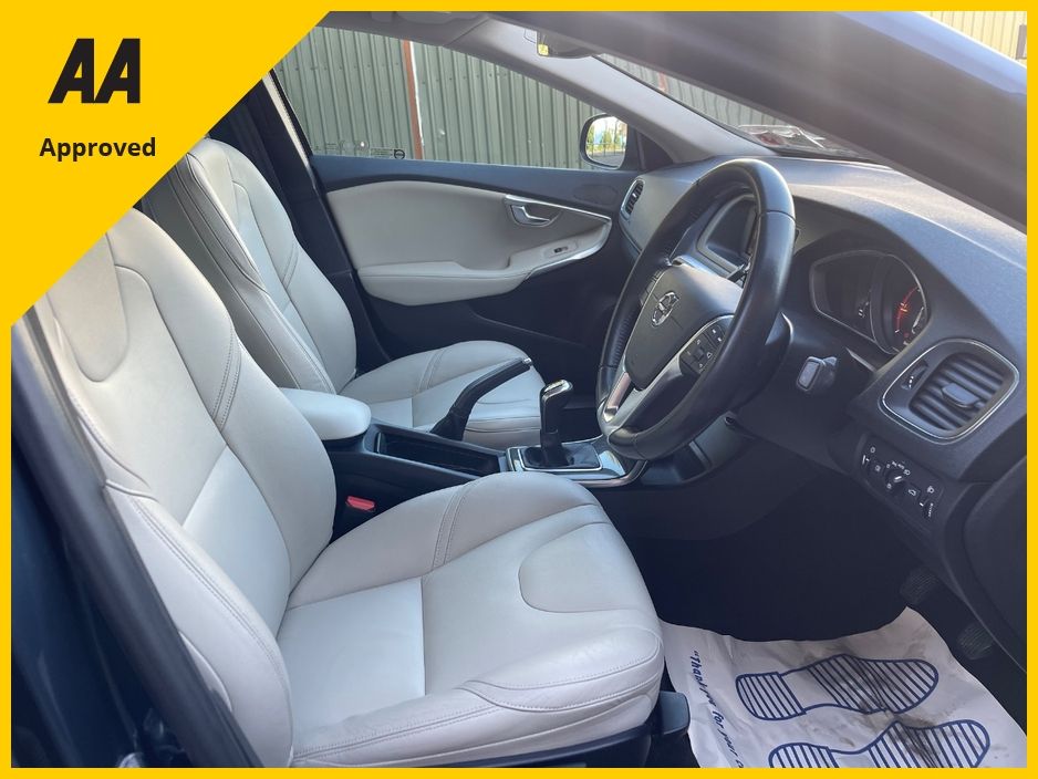 2017 Volvo V40