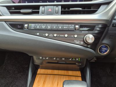 2021 Lexus ES 300h