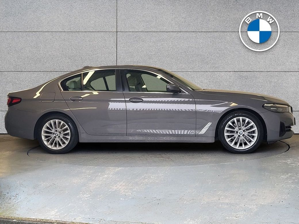 2022 BMW 5 Series