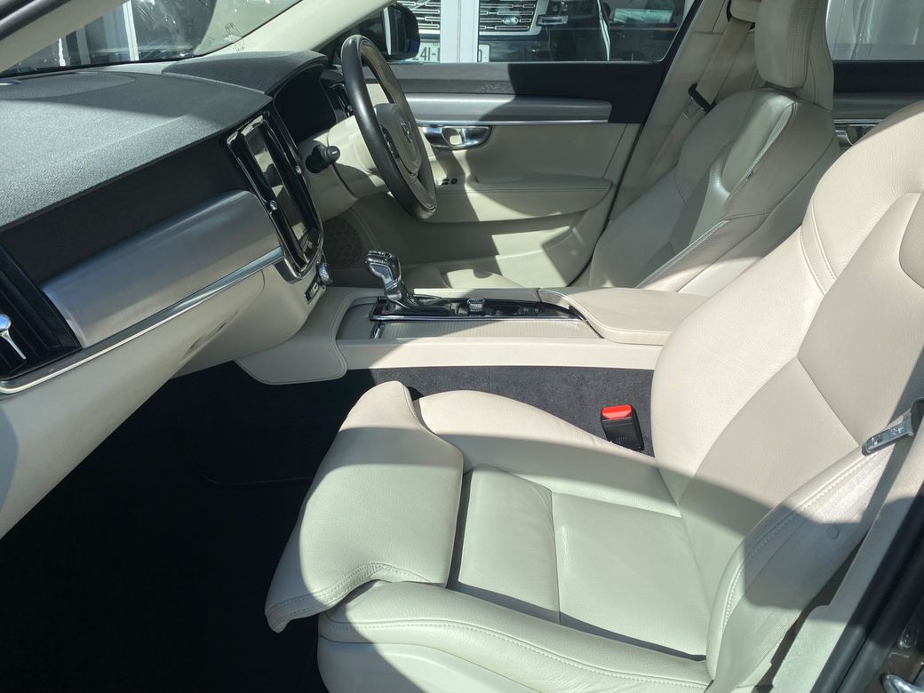 2020 Volvo V90