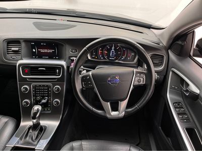 2016 Volvo V60 Cross Country