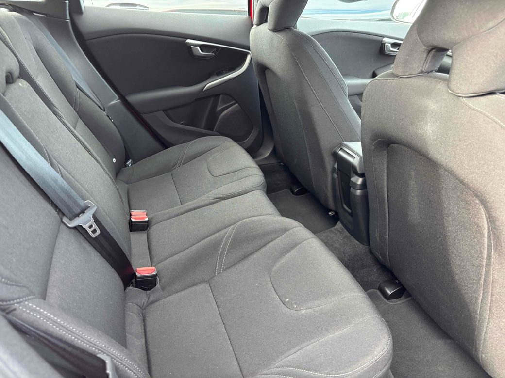 2018 Volvo V40