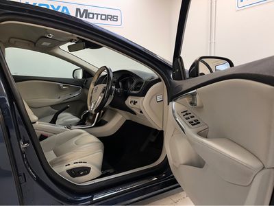 2017 Volvo V40