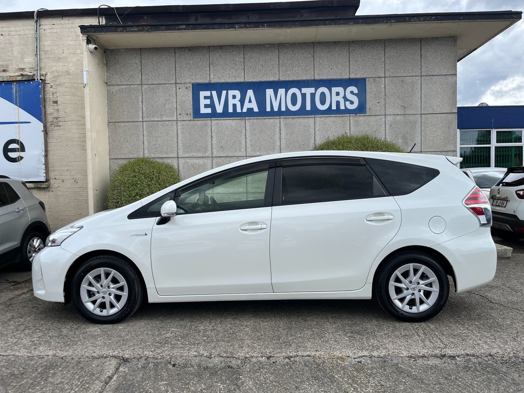 2019 Toyota Prius Alpha