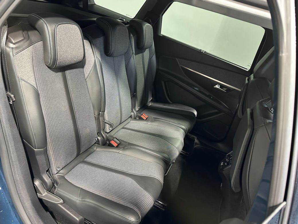 2021 Peugeot 5008
