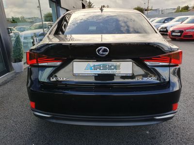 2016 Lexus IS 300h