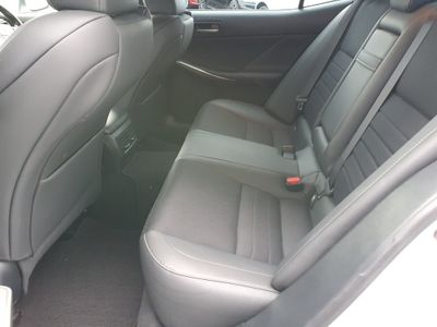2017 Lexus IS 300h