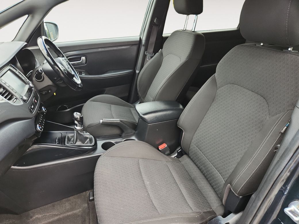 2017 Kia Carens