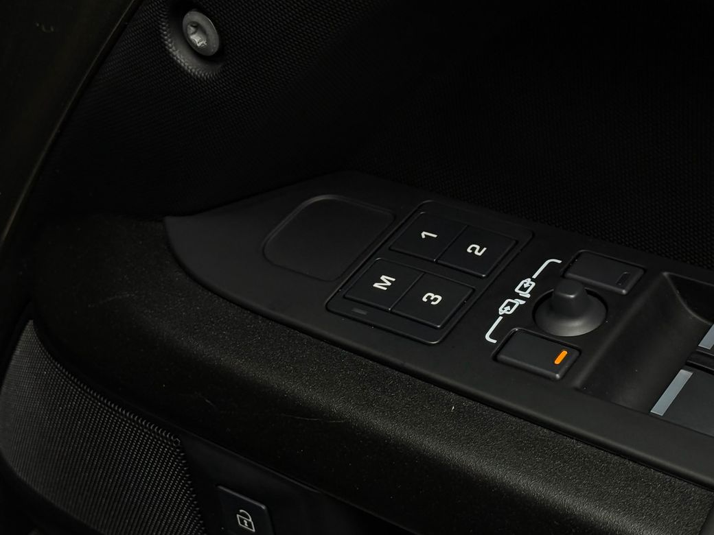 2025 Land Rover Defender