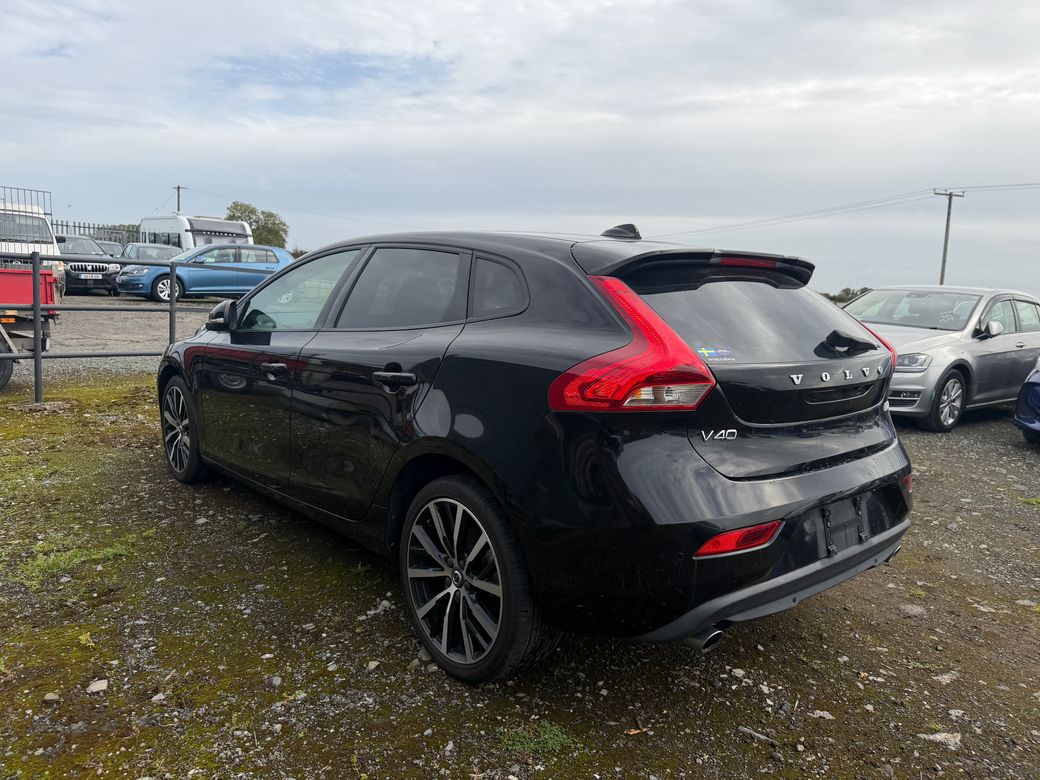 2017 Volvo V40