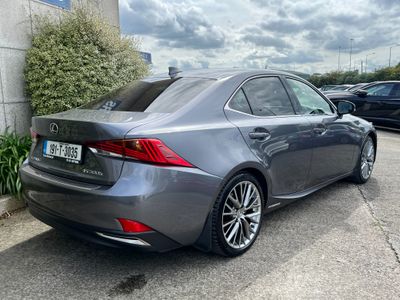 2019 Lexus IS 300h