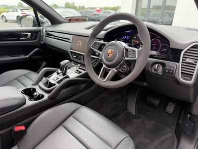 2023 Porsche Cayenne