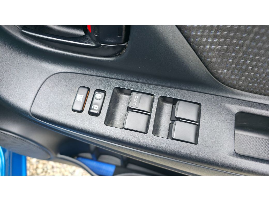 2017 Toyota Vitz