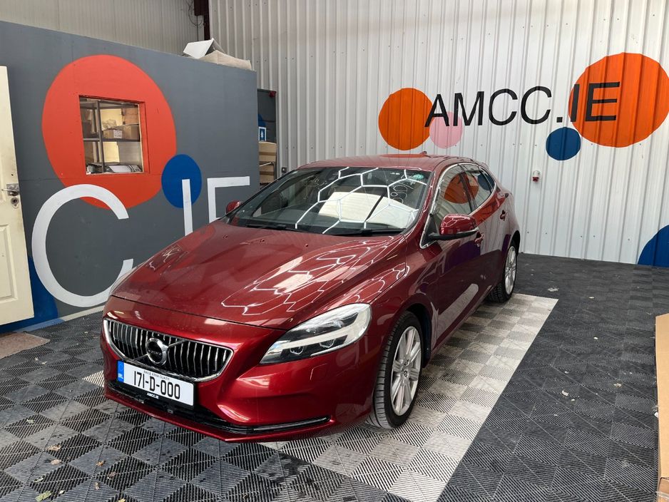 2017 Volvo V40