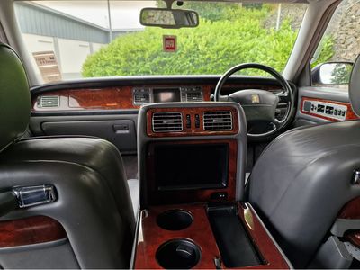 2000 Toyota Century